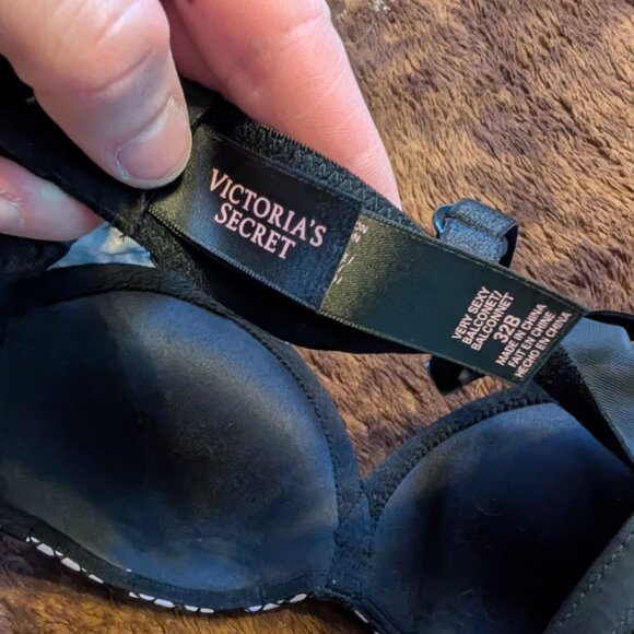 Victoria Secret Sexy Push-Up Bra - Picture 3 of 3